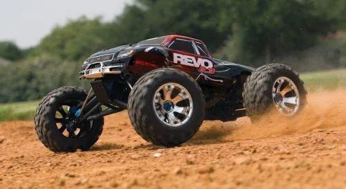 Traxxas 53097-3-BLUE Revo 3.3  1/10 Scale 4WD Nitro-Powered Monster Truck Blue